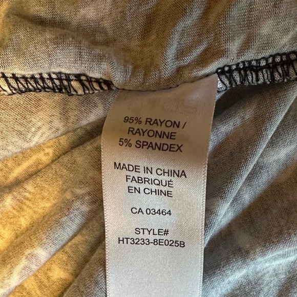 🌸Ricki's Black and White Bird Pattern sleeveless Top - Picture 9 of 9